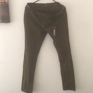Women’s green pants